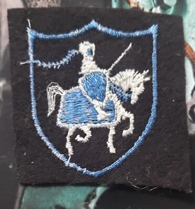 VINTAGE KNIGHT CLOTH SMALL PATCH LOGO EMBLEM UNKNOWN COUNTRY ORIGIN EMBROIDERED - Picture 1 of 2