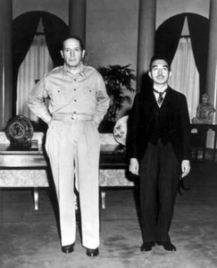 GENERAL MACARTHUR EMPEROR HIROHITO GLOSSY POSTER PICTURE PHOTO BANNER PRINT 6351 - Picture 1 of 1