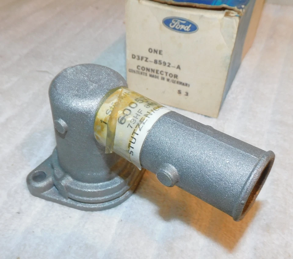 Ford Pinto Bobcat 1973 1974 NOS 2.0 carcasa termostato conector de salida de agua Foto 1 de 4