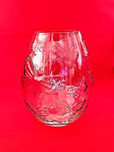 Erhöhte Schmetterlingsvase ~ Debi Lilly ~ Klarglas Sammlerstück Vintage - Bild 1 von 20