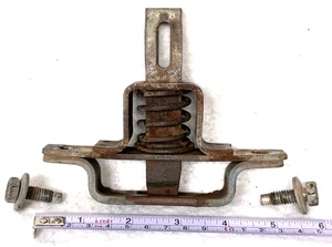 64,5,6,7,8,9,70,1,2 FORD F100,250 TRUCK TAILGATE LATCH,BOLTS,RH,LH,66-77 BRONCO - Picture 1 of 3