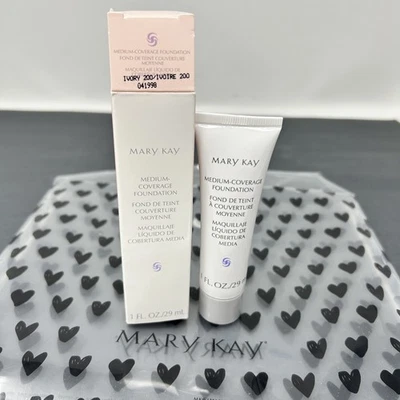 Mary Kay Medium Coverage Foundation Ivory 200 Gray Lid 041998 Normal - Oily Skin - Image 1 of 2