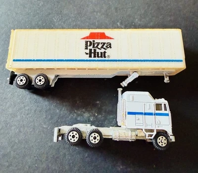 "Camión Kenworth Aerodyne 1984 semi 18 ruedas Pizza Hut Road Champions juguete de 7,5""" Foto 1 de 4