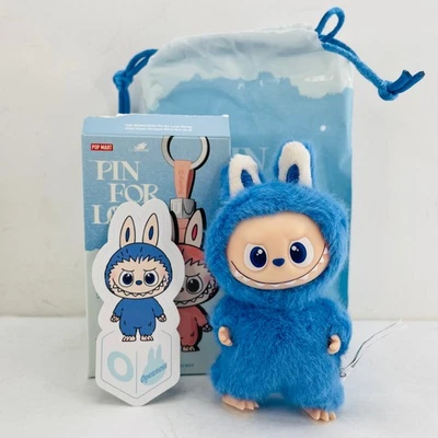 Mini pingente de boneca de pelúcia de vinil POP MART Labubu The Monsters Pin For Love Series O - Imagem 1 de 4