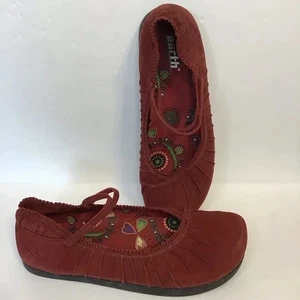 Earth Damen burgunderrot Wildleder plissiert MaryJane flache Clogs 9 - Bild 1 von 6