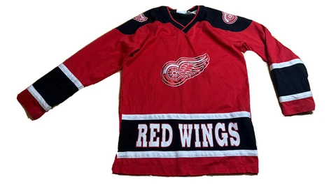 Vintage Steve Yzerman Detroit Red Wings NHL Hockey Jersey Size Small Cover