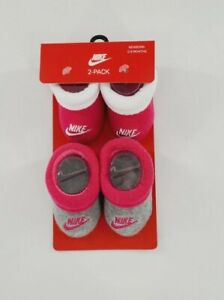 NIKE Baby Booties Gift Set Newborn 0-6 months 2-pair Baby Girl Grey Hot Pink NWT