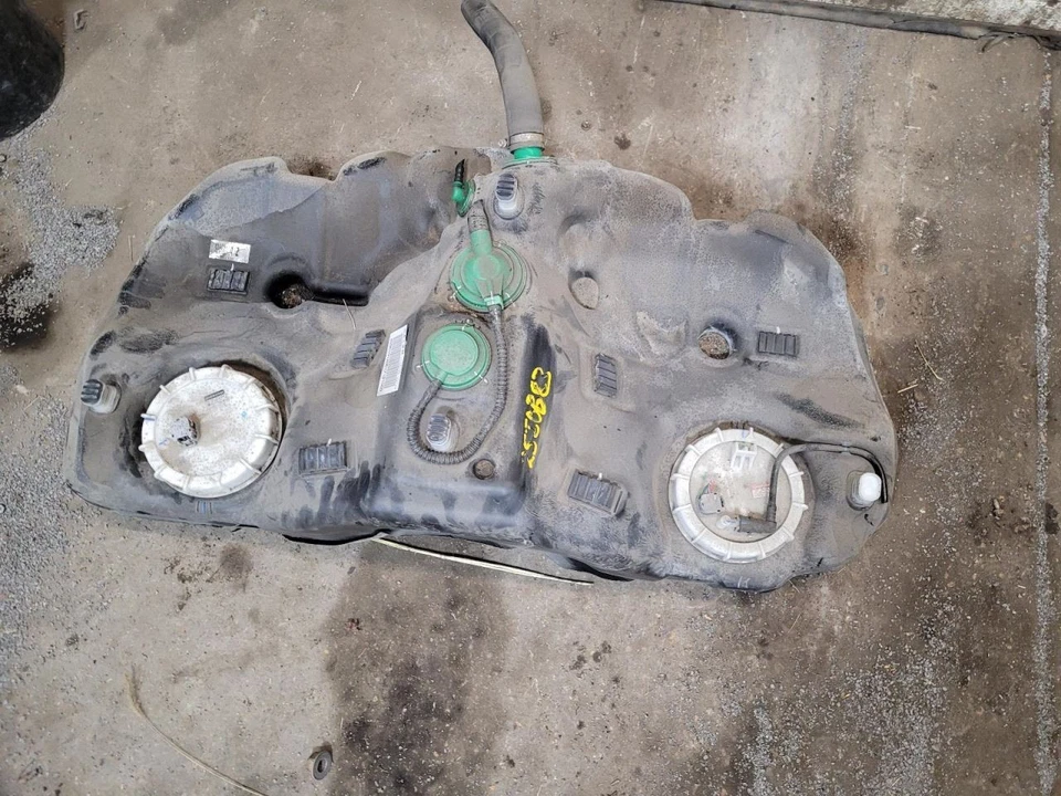 (SOLO RECOGIDA LOCAL) Tanque de combustible compatible con 13-20 BR-Z 2056669 Foto 1 de 3