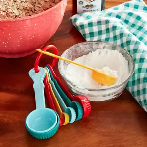 The Pioneer Woman 8-Piece Plastic Measuring Spoons Set - Timeless Beauty - Picture 1 of 3