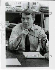 1990 Press Photo Jim Lehrer, Host of PBS "MacNeil/Lehrer News Hour" - sap76909