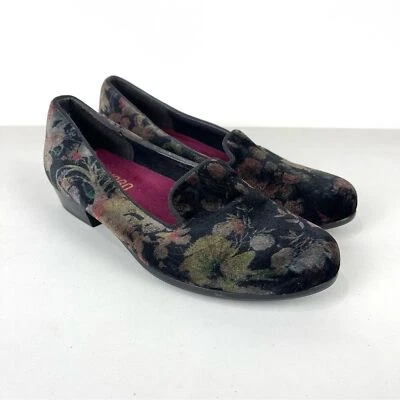 Munro Velvet Black Floral Women's Cerise Slip On Loafers Cushioned Size 7W - Image 1 of 4