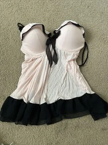 Hellrosa und schwarzes Victoria Secret Negligee Größe 36D - Bild 1 von 7