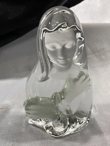 Statua Madonna Vergine Maria in vetro arte vichinga fermalibro regalo religioso vintage - Foto 1 di 12