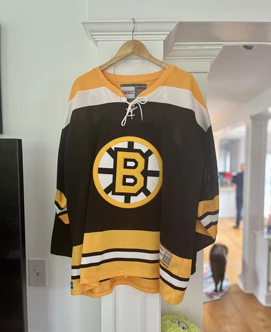 Bobby Orr Boston Bruins Vintage 1967 - Black CCM NHL Hockey Jersey Cover