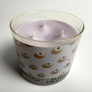 *Espuma fría de calabaza* Vela de 3 mechas exclusiva para miembros de Bath & Body Works nueva - Imagen 1 de 4