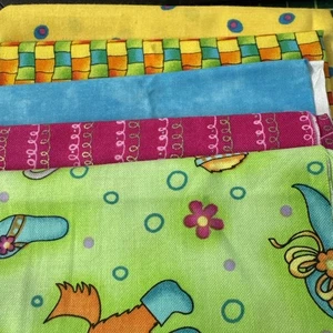 Cotton Quilting Fabric 5 Fat Quarters Bundles Dog Theme G1 - Picture 1 of 10