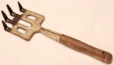 4 Tine Vintage Garden Cultivator - Hand Tool / Pink Paint / Use Display / MTT - Image 1 of 4
