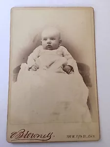 Antique B&W Cabinet Card Portrait Photograph - Pudgy Infant Bald Photo - Picture 1 of 2