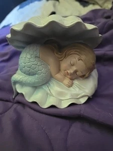 Scultura conchiglia di vongole addormentata sirena bambino 5" hobby lobby decorazione casa - Foto 1 di 8