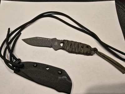 TOPS Cuchillos Sneaky Pete Mini Cuchillo de Cuello. Modelo de acero inoxidable temprano Foto 1 de 2