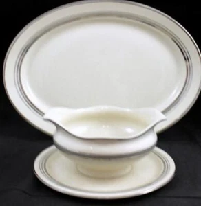 Syracuse Nimbus Platinum Lote de 13 pulgadas Plato y Gravy Boat con placa base - Imagen 1 de 5
