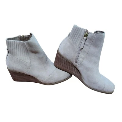 Botines Toms Sadie de gamuza tostados con cremallera interior almendra cuña para mujer talla 8,5 Foto 1 de 4