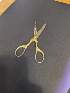 Vintage Toledo Gold Tone Ornate 6” Multicolor Etched Engraved Steel Scissors - Picture 1 of 3