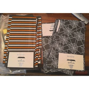 Hallmark Boo Kit with Stickers 30 Loot Favor Bags Halloween - Foto 1 di 8