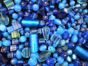 Glass Bead Blue Mix 50g DIY Jewellry Making Bracelets Necklaces - Bild 1 von 2