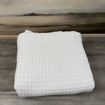 "Cortina de ducha West Elm Waffle blanca estándar 72""x74"" puntos lavados leer" Foto 1 de 4