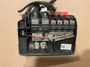2016-2024 Chevy Malibu Battery Terminal Main Fuse Box Fusebox - Foto 1 di 2