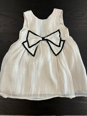 Vestido H&M satinado para niñas con lazo de vacaciones talla 3T Foto 1 de 4