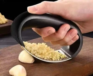 Stainless Steel Garlic Press Crusher - Picture 1 of 3