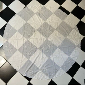 Vintage Round White Lace Tablecloth Floral Embroidery 60” Cottagecore Country - Picture 1 of 7