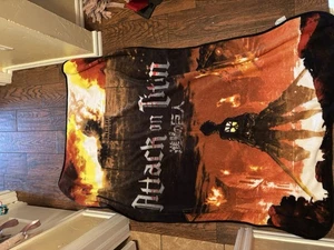 44" x 64" Attack on Titan Fleecedecke Überwurf Gruppe Figuren bequem - Bild 1 von 1