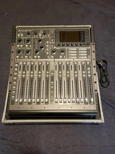 Behringer X32 Producer Digital Mixer mit Rack Case - Bild 1 von 9