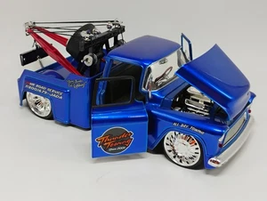 Jada Toys Thunder Towing 1:24 Scale Blue 1955 Chevy Stepside Tow truck Wrecker - Picture 1 of 14