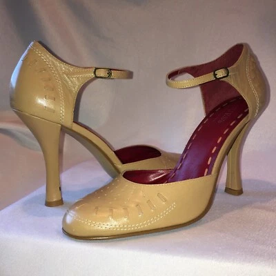 Nuevo tobillo de tacón alto 8M DARK TAN de GUESS talla 8M NUEVO ~ ENVÍO GRATUITO Foto 1 de 4