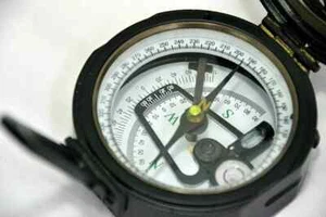 100% Working Brass Brunton Transit Compass With Leather Case New - Picture 1 of 3