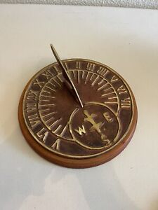 METAL SUNDIAL WITH REMOVABLE WOOD BASE