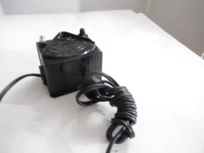 LIONEL- 4250 TRANSFORMER - 25 WATTS - NEEDS HANDLE- M7 - Image 1 of 3