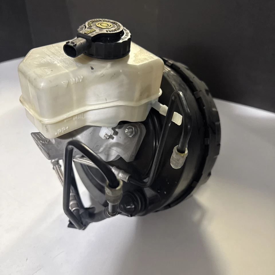 07-13 2008 BMW 335I Power Brake Booster W/Master Cylinder RWD OEM ID# 677881701 - Imagem 1 de 4