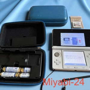 Nintendo 3DS mit Akkugehäuse & Stylus, sauber, Modell 2011, gebraucht - Bild 1 von 6