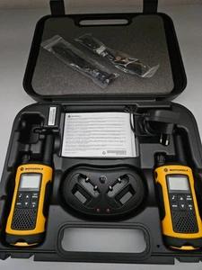 MOTOROLA PMR-Funkgeräte TLKR T80 Extreme Koffer 2er-Set  PMR Handfunkgeräte - Bild 1 von 1
