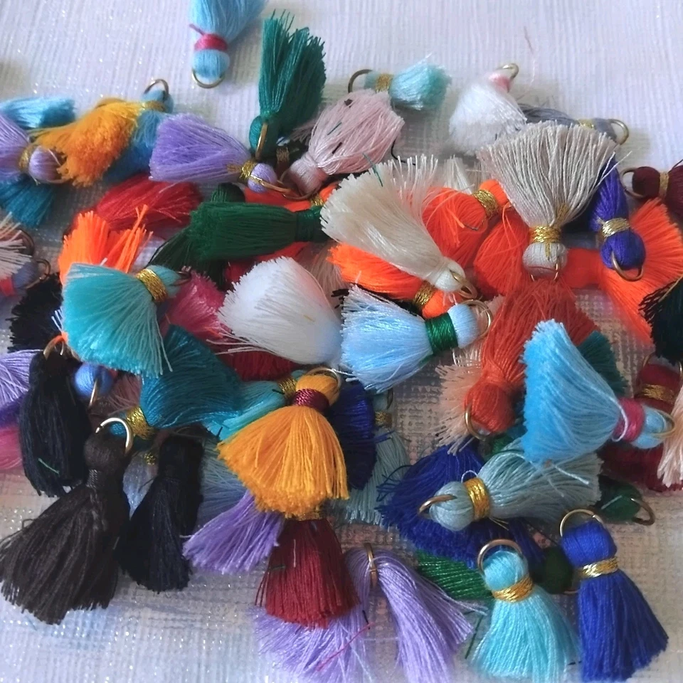 65 piezas mini borlas de 0,8 pulgadas/2 cm mezcla de colores borla pequeñas borlas artesanales hechas a mano hágalo usted mismo Foto 1 de 4