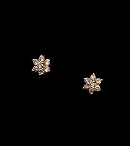 14K Gelbgold Diamant Ohrstecker Floral Blume Design durchbohrt süß Neu mit Etikett - Bild 1 von 14