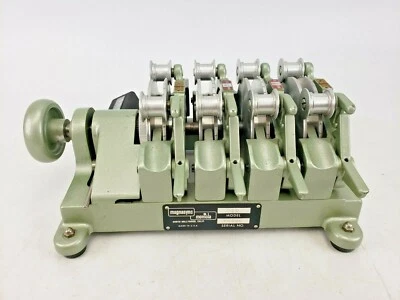 Sincronizador de película vintage Magnasync Moviola modelo SZD 16 mm 4 velocidades Veeder-Root Foto 1 de 4