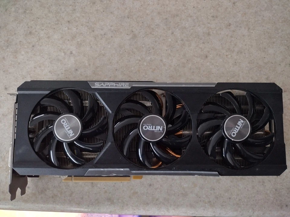 Parts or Repair - Sapphire NITRO R9 390 8GB GDDR5 TRI-X OC Graphics Card - Image 1 of 4