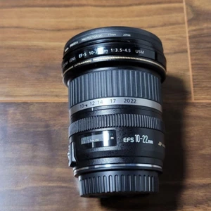 Canon EF-S 10-22mm F/3.5-4.5 USM Wide Angle Zoom Lens for DSLR Cameras - Picture 1 of 3