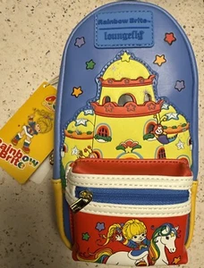 Neu mit Etikett Loungefly Rainbow Brite Castle Mini Rucksack Clip-On Federmäppchen - Bild 1 von 9